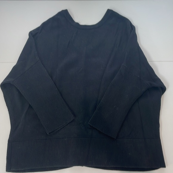 VETTA The V-Neck Oversized Sweater - Picture 5 of 6